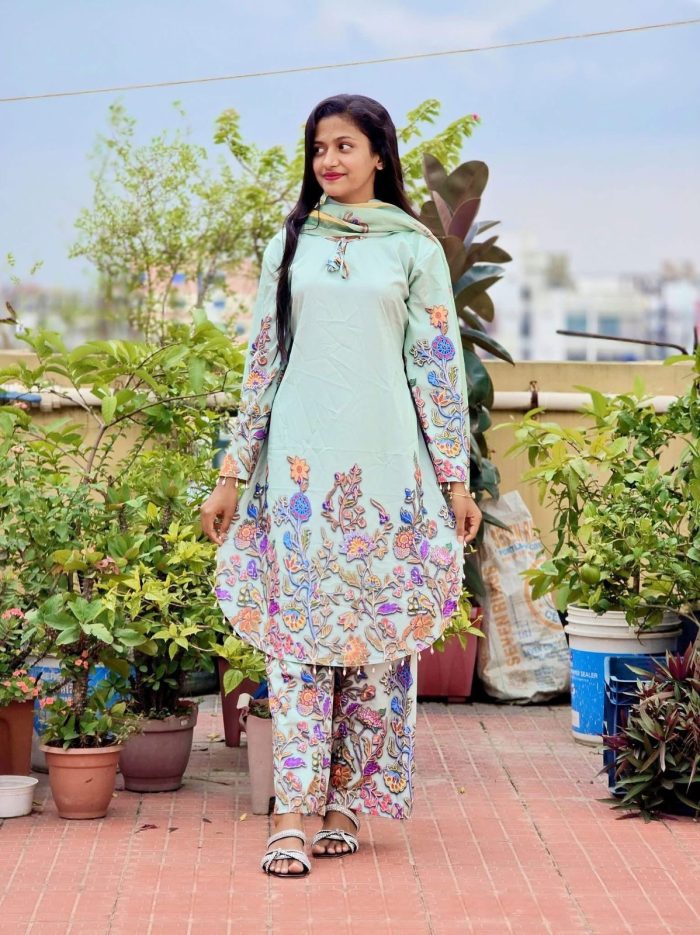 LUXURY PAKISTANI INSPIRED 3 PIECE - Image 5