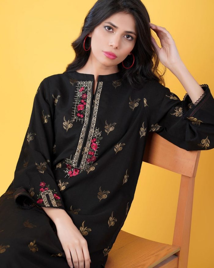 EMBROIDERED SUIT - Image 3