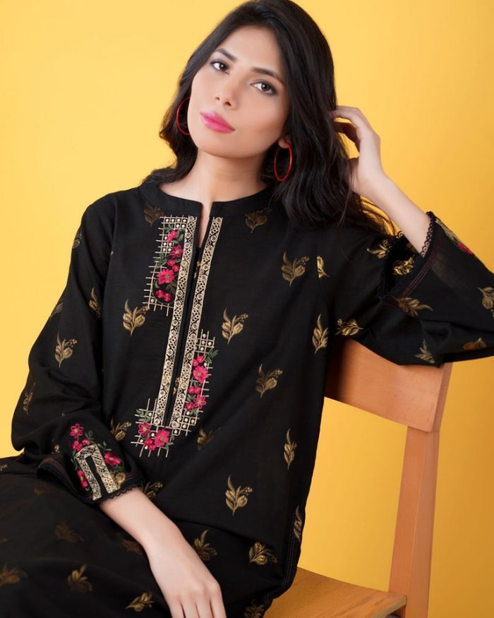 EMBROIDERED SUIT - Image 4